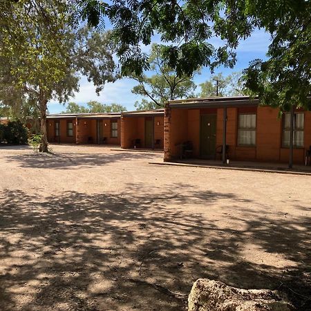 Territory Manor Motel & Caravan Park Mataranka Eksteriør billede