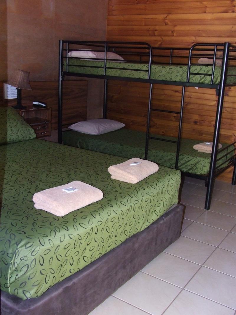 Territory Manor Motel & Caravan Park Mataranka Eksteriør billede