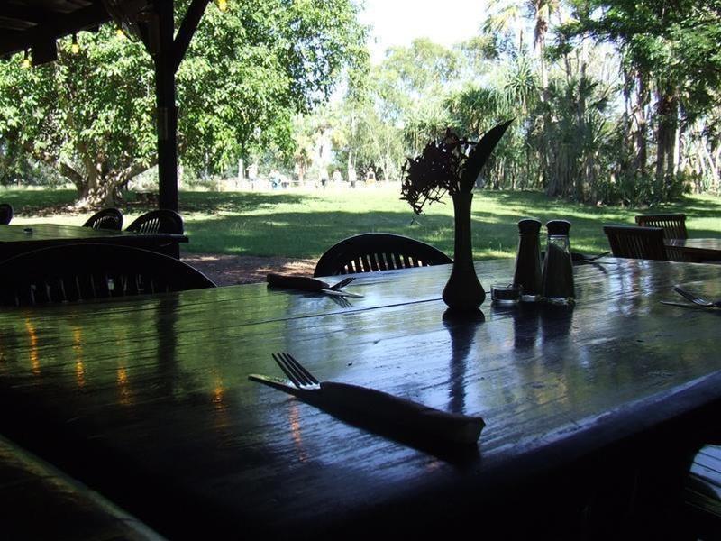 Territory Manor Motel & Caravan Park Mataranka Eksteriør billede